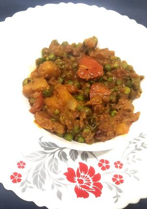 मटार -बटाटा भाजी (Matar Batata Bhaji Recipe In Marathi) रेसिपी चे मुख्य फोटो 