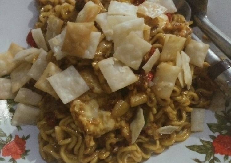 Cara Gampang Membuat Mie Goreng Pangsit untuk Anak Kos, Bisa Manjain Lidah