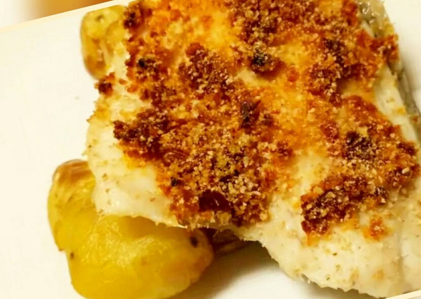Sea bass with a sun-dried tomato crust and sautéed potatoes