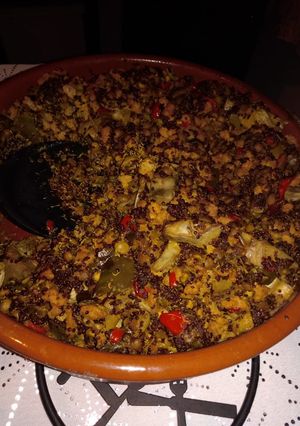 Una foto de Paella vegana de quinoa