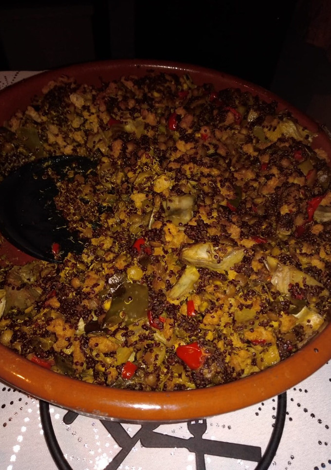 Una foto de Paella vegana de quinoa