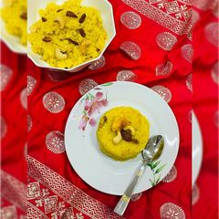A picture of Caramelized Pineapple Suji Halwa.