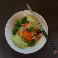 A picture of Vegan Laksa with Broccoli & Cabbage.