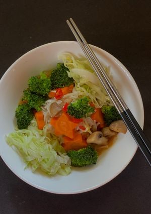 A picture of Vegan Laksa with Broccoli & Cabbage.