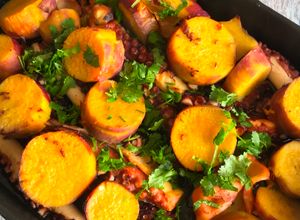 Foto de Polvo no forno com Batata-Doce