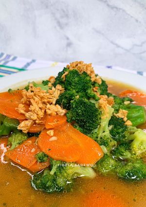 Foto resep Cah Brokoli Wortel Bawang Putih (TIPS brokoli lebih hijau)