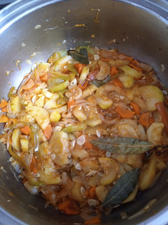Una foto de Zucchini a la cacerola, bien rico y sano