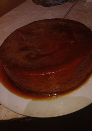 Una foto de Flan de pan y banana