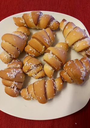 O poză a rețetei Cornulețe în două culori🥐.