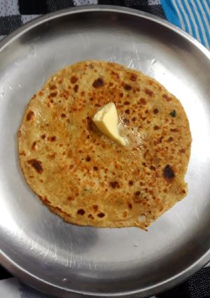 A picture of Mooli parantha.