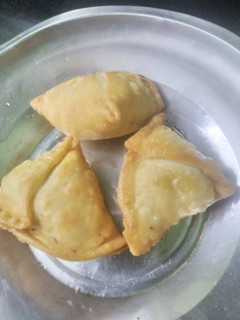 வெஜ் சமோசா செய்முறை முக்கிய புகைப்படம்