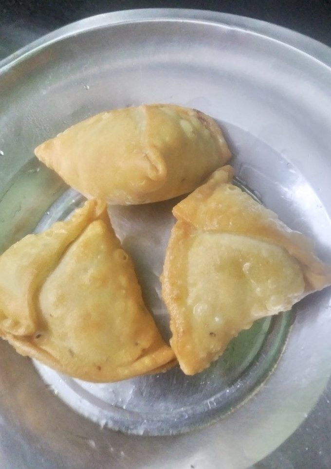 வெஜ் சமோசா செய்முறை முக்கிய புகைப்படம்