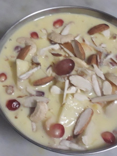 ફ્રૂટ કસ્ટર્ડ (Fruit Custard Recipe In Gujarati) રેસીપી મુખ્ય ફોટો