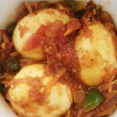 A picture of Egg curry.