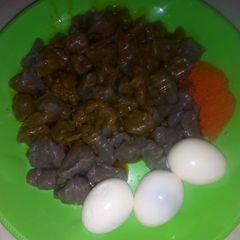 A picture of Dan wake da manja da kwai.