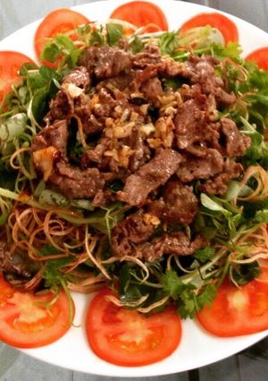 Hình của món Salat thịt bò.