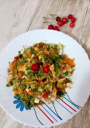 A picture of Bhalla papdi chaat.