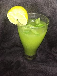 ફુદીનો મોકટેઈલ (mint mocktail in gujrati) રેસીપી મુખ્ય ફોટો