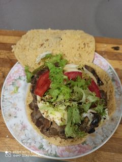 Una foto de Hamburguesa de berenjena en pan casero rápido