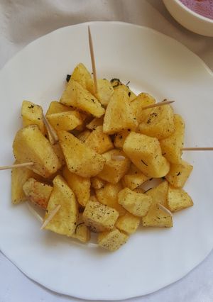 A picture of Patatas Bravas.