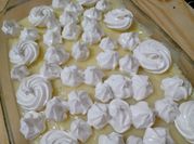 Una foto de lemon pie con base de galletita