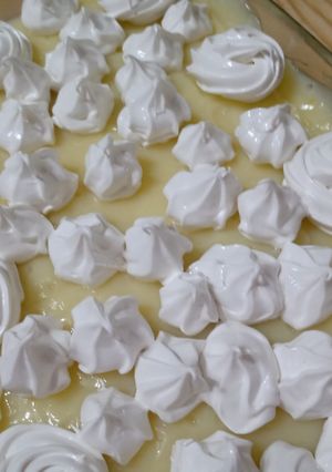 Una foto de Lemon pye con base galletas chocolate