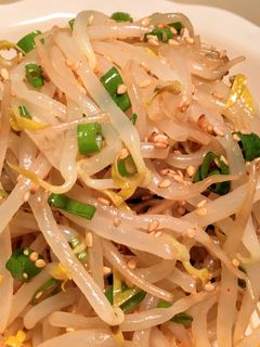 夏日涼拌小菜! 家常辣拌豆芽菜 的食譜成品照片