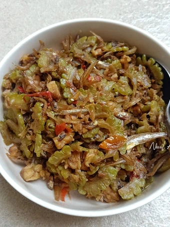 Langkah Mudah untuk Membuat Resep Tumis Pare Tempe asin Teri yang Lezat Sekali Anti Ribet, Menggugah Selera