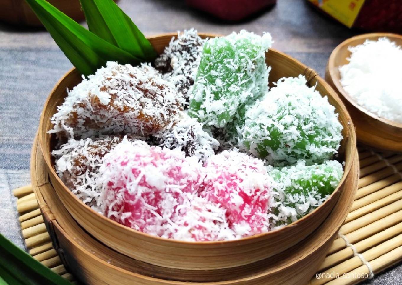 Kue keranjang kukus