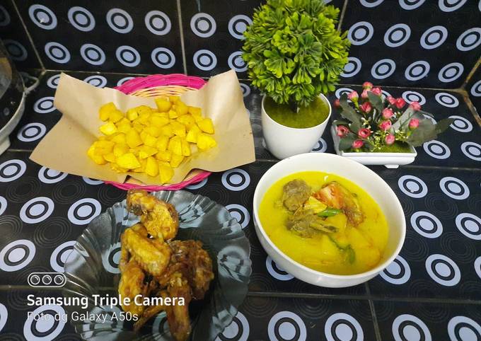 Ini dia! Resep membuat Soto daging sapi dan ayam santan kuning 😂😍 yang nikmat