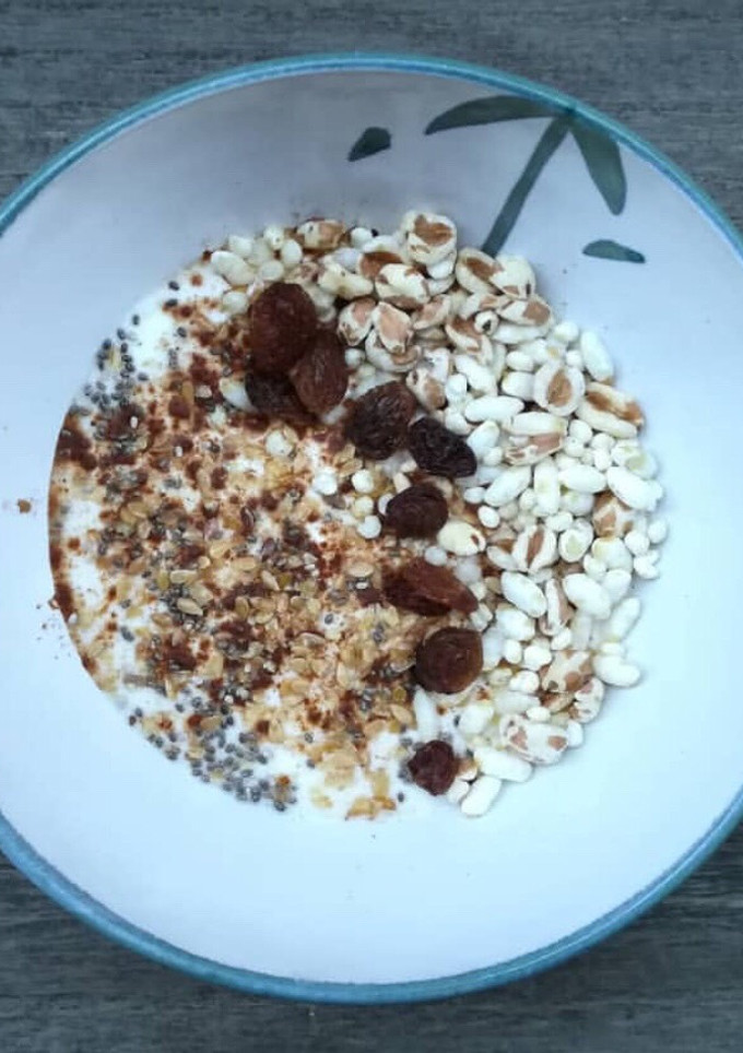Una foto de Yogur mezcla saludable