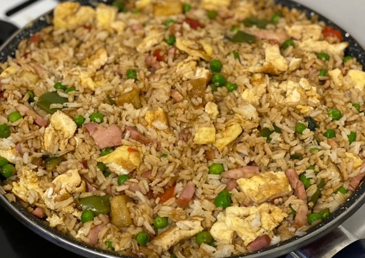 Arroz frito con verduras asadas