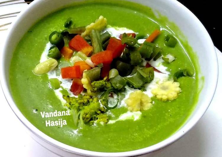 Get Lunch of Cream Of Spinach Soup