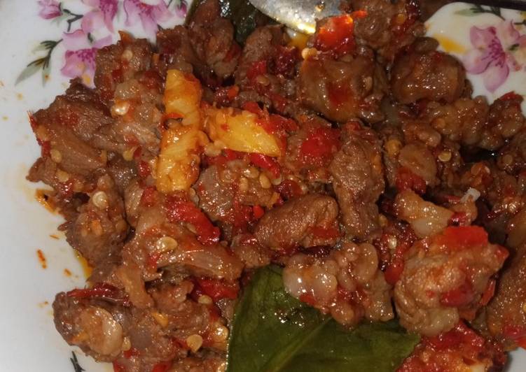 Cara Gampang Menyiapkan Oseng Kambing Mercon 🍍 yang Lezat