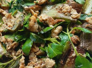 รูปของ "มะเขือยาวผัดไข่ใบกะเพรา" Stir Fried Eggplant with Eggs&Basil