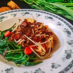 A picture of Rujak petis.