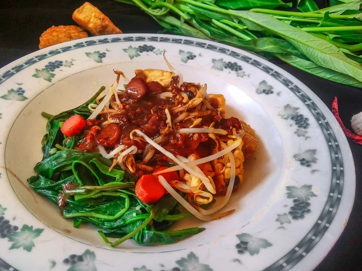 Langkah Mudah untuk Menyiapkan Resep Rujak petis yang Uenak Anti Ribet, Bikin Ngiler