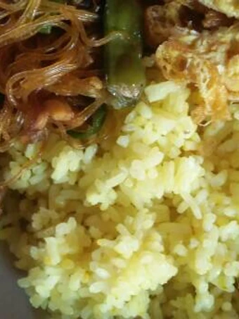 Cara Sederhana Membikin Resep  Nasi kuning super simple yang Lezat Sekali, Bisa Manjain Lidah