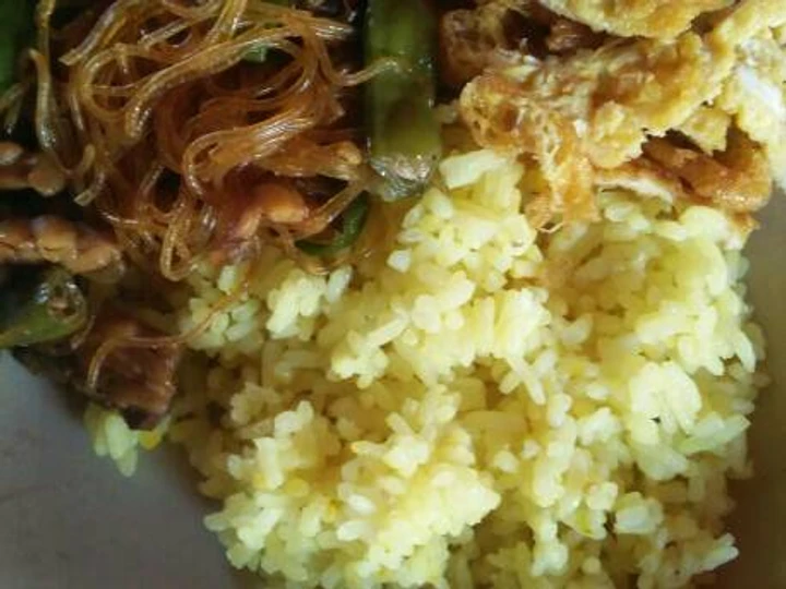 Cara Sederhana Membikin Resep  Nasi kuning super simple yang Lezat Sekali, Bisa Manjain Lidah