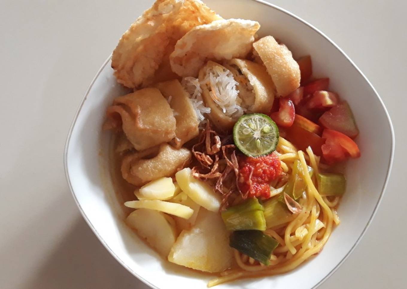 Soto mie vegetarian
