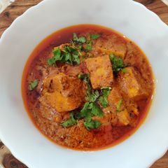 A picture of Paneer Rogan Josh.
