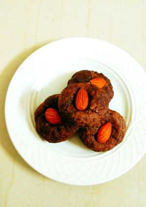 A picture of Healthy Chocolate and Ragi cookies.
