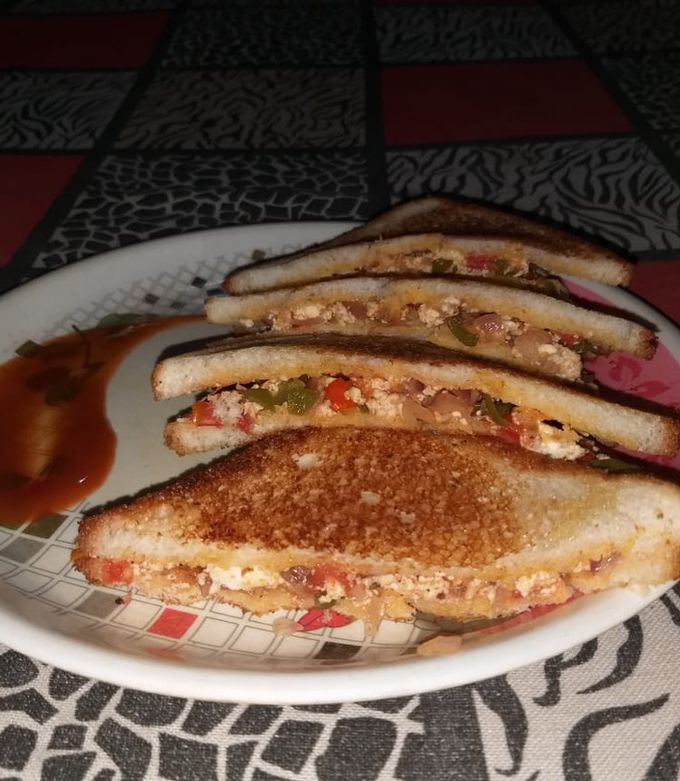 A picture of Paneer Bhurji Sandwich.
