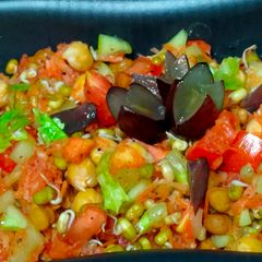 A picture of Mix sprouts vegetables salad.