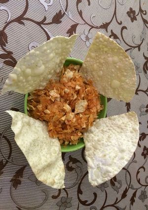 A picture of Papad poha.