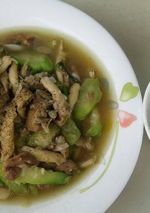Hình của món Lòng gà xào mướp.
