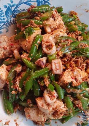 Foto resep Tumis Buncis Tahu Cumi Tauco Pedas Nampol