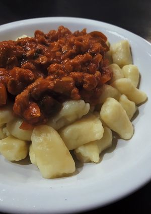 Una foto de Salsa bolognesa vegetariana (con soja texturizada)