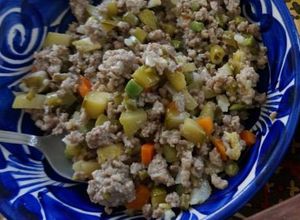 Una foto de Picadillo ranchero con  nopales