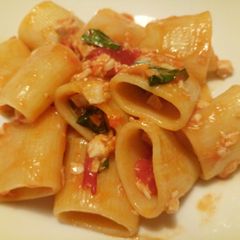A picture of Paccheri con spada e basilico.